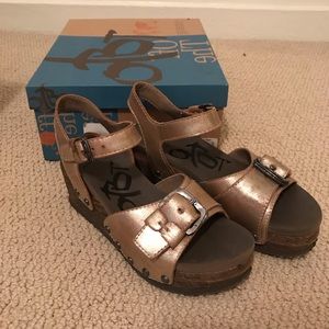 OTBT Women’s Gold Platform Shoes!